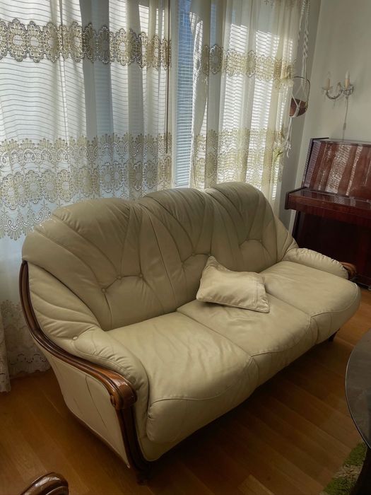 Два дивана и фотьойл