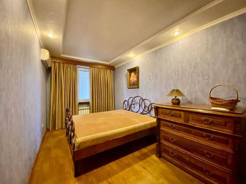 Продаётся квартира в ЦУМ Ц-7 Ор 110 Школа, Kafe Bon