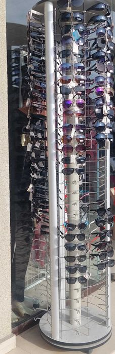 Продавам щендери за дрехи