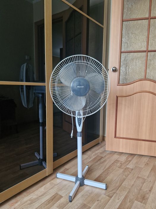 Вентилятор напольный.