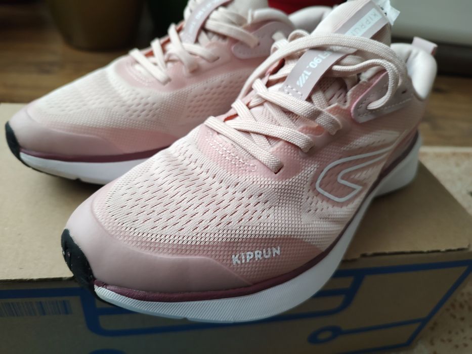 Adidasi Kiprun Decathlon roz marime 37, stare f.buna