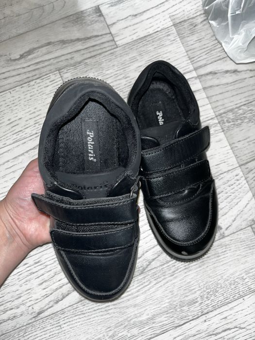 Продам туфли ботинки для мальчиков