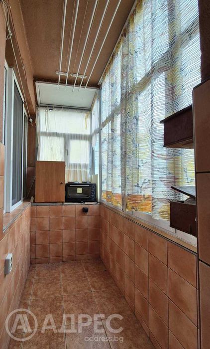 Тристаен апартамент, Център, 82 кв.м., ет. 2/4, тухла