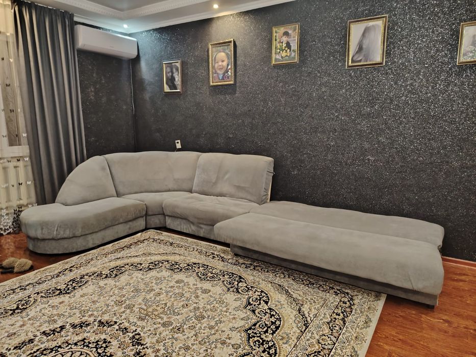 Продам диван раскладной размеры 370-60