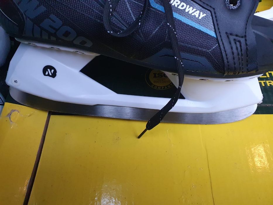 Коньки срочная продажа