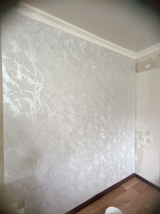 Поклейка обоев,внутренняя отделка.