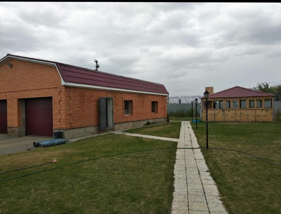 Продаю дом 270 м2 .