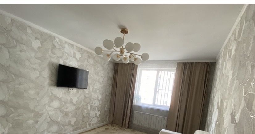 Люстра           .