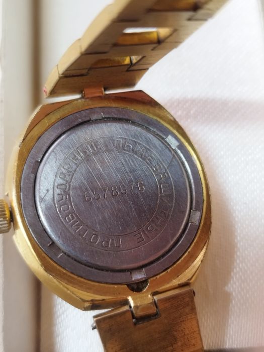 Продам женские часы СССР