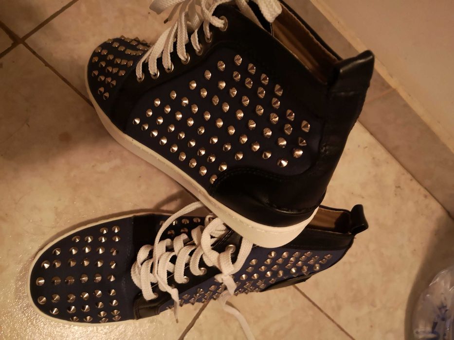 нови кецове със шипове 40/41 номер