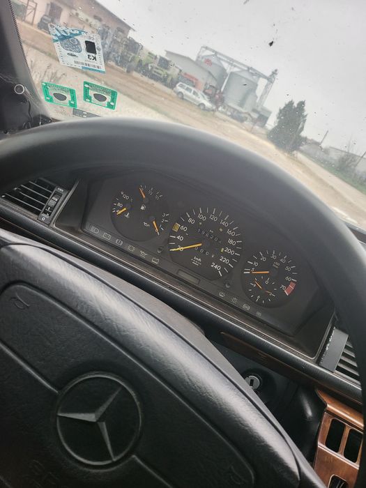 Мерцедес 124 200E. НА ЧАСТИ