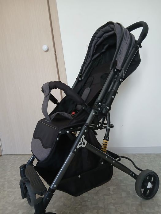 Коляска прогулочная