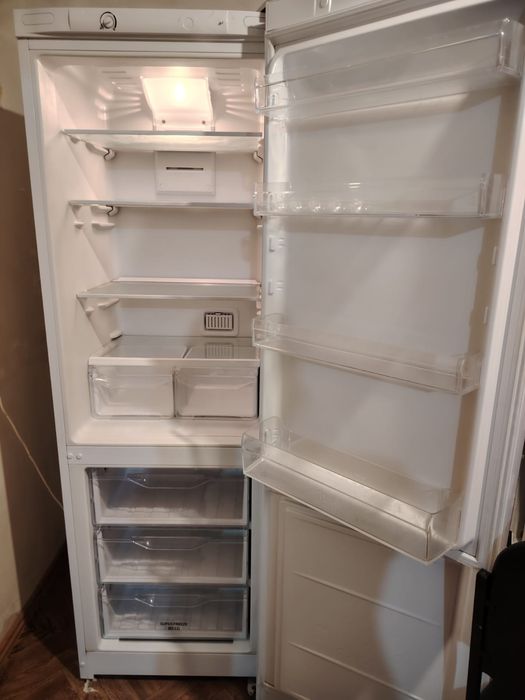 Продам холодильник