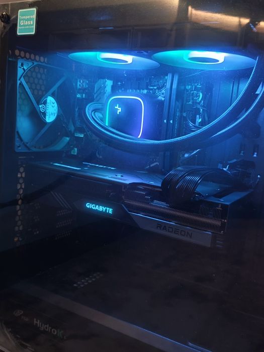 Desktop PC Gaming Serioux i7-14700KF, 32GB DDR5, 2TB SSD,RX7800XT 16GB