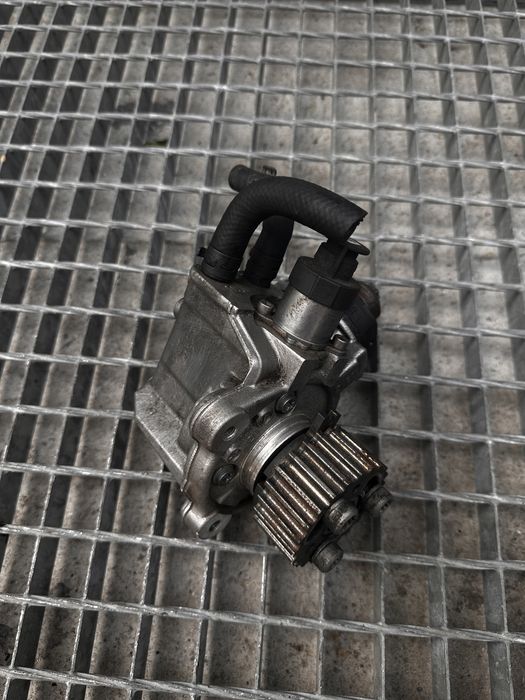 Pompa inalta Audi A5 2.0 TDI cod 03L130755AC an 2008 - 2015 Audi A4 Seat Exeo