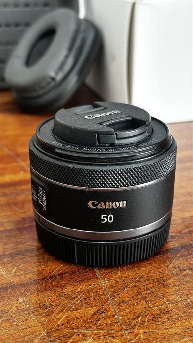 Canon RF  50 mm f1.8