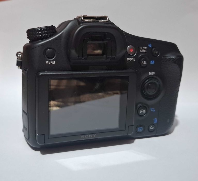 Aparat foto  DSLR Sony A68 + obiectiv 18-55 mm