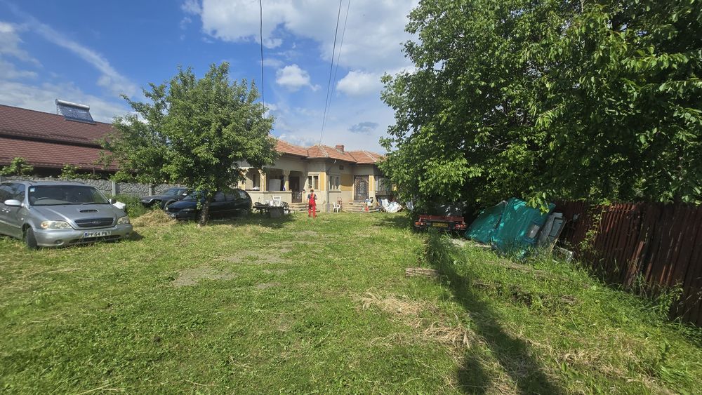 Casa si teren de vanzare