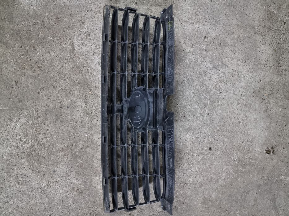 Решотка радиатора на Subaru Forester Sg