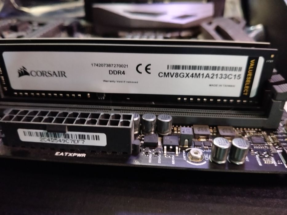 i7-7700K + ROG Maximus IX Hero + 16GB DDR4 Corsair RX580 8Gb