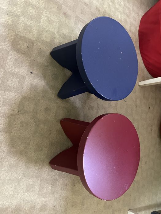 Продам детский стол с 4 табуретками