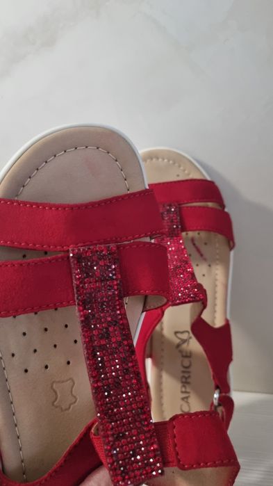 Удобни равни дамски сандали