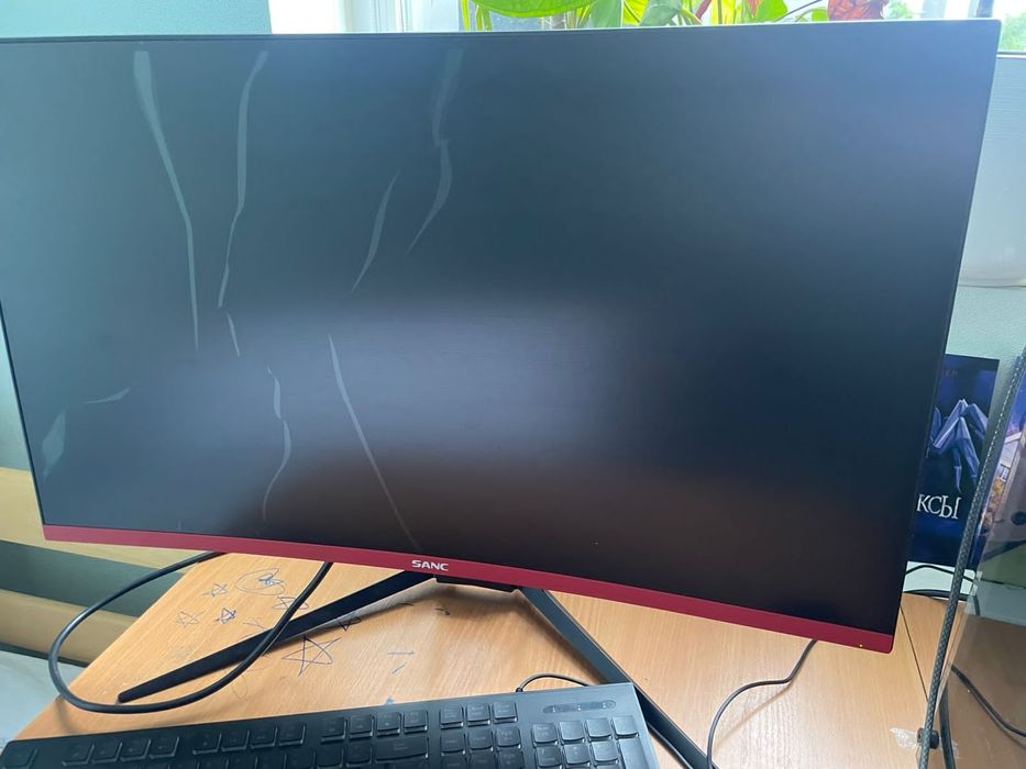 Продам монитор изогнутый