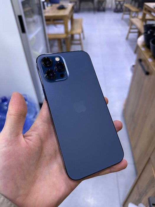 Продам iPhone 12 Pro Max  85 ёмкость, родная