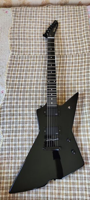 Продам электрогитару Harley Benton ex84
