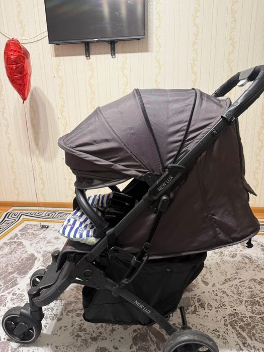 Срочно Продам прогулочную коляску