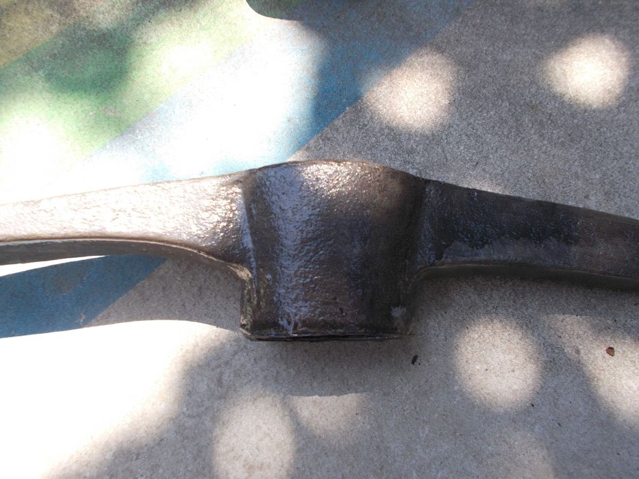 Комплект кирки от едно време производство