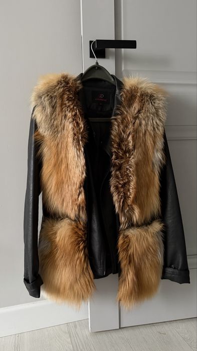 Срочно продаю меховую желетку вместе с кожанкой, мех натуральная лиса