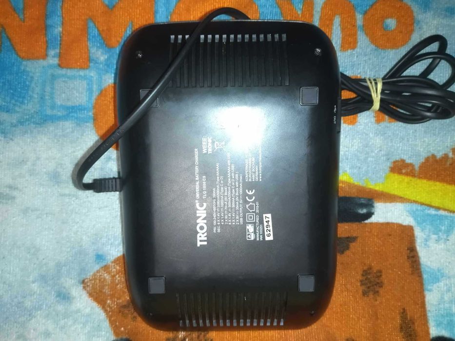 Зарядно-универсално TRONIC -за всякакъв вид батерии