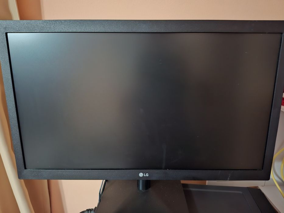 Vand unitate/PC complet + Monitor LG 20″ | Athlon 3000G | 8GB RAM | SS