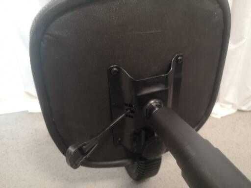 Офис стол с повдигащ механизъм