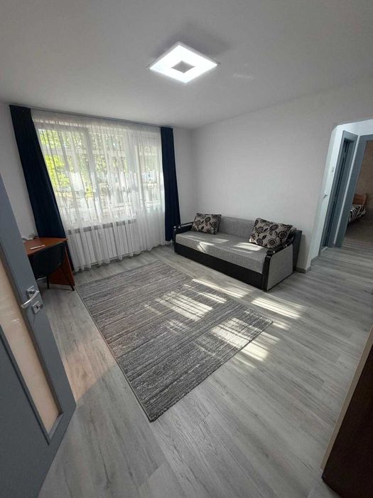 Inchirez apartament ultracentral langa Tribunal SV.,parter inalt.pentru locuit sau spatiu comercial,birouri.coafor,etc.