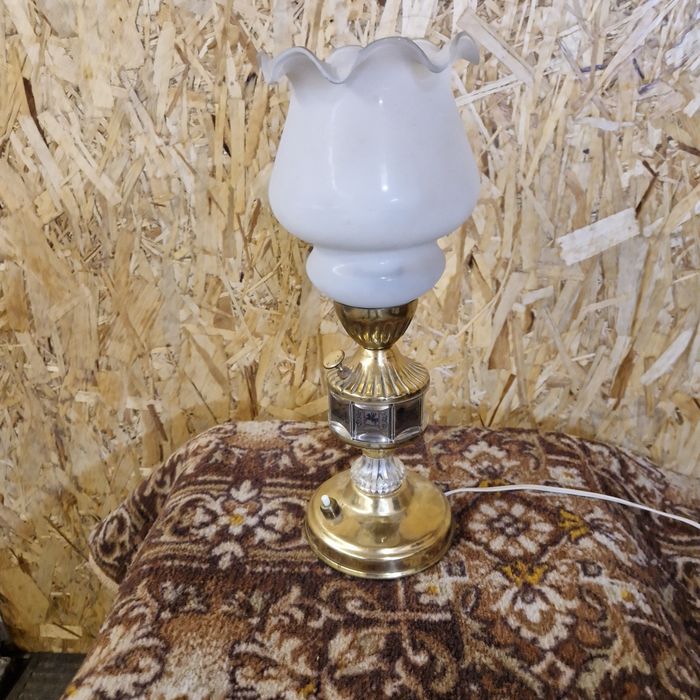 Светильник настольныйй