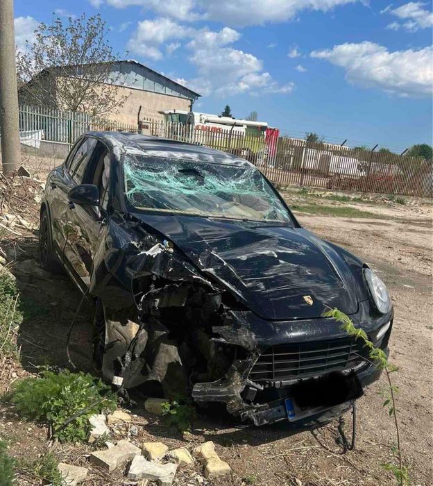 На части Porsche Cayenne 4.8 Turbo дистроник камера