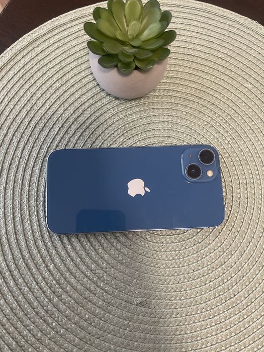 Продавам iPhone 13 128GB в отлично състояние