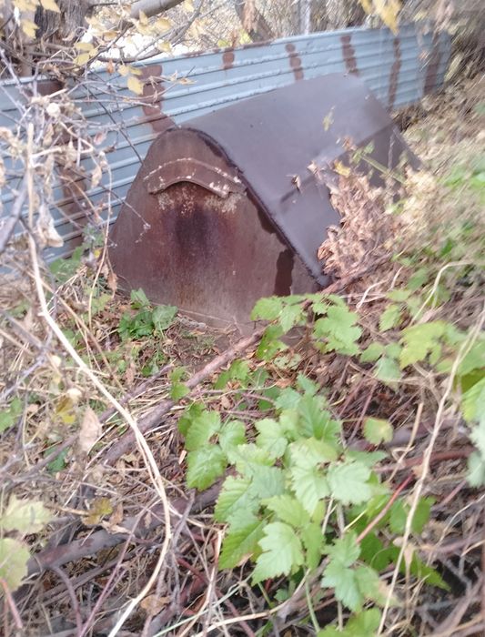 Продам железный бункер