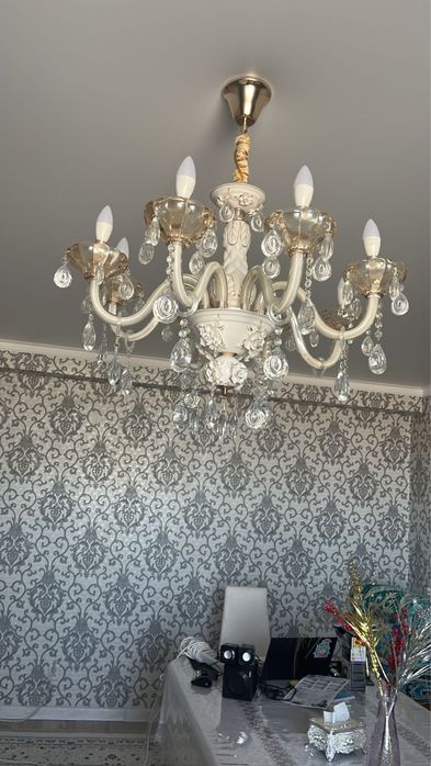 Продам люстру за 40 000