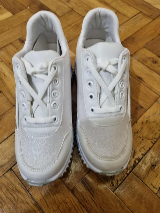 Дамски сникърси 37 номер