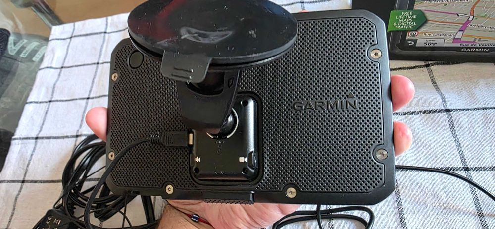 Навигация за камион Garmin Dezl 770 7 инча карти за цяла Европа и Турция пълен комплект
