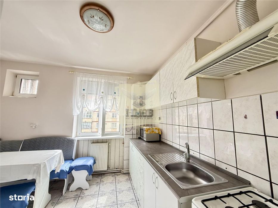Apartament renovat 2 camere decomandat pe Mihai Viteazul