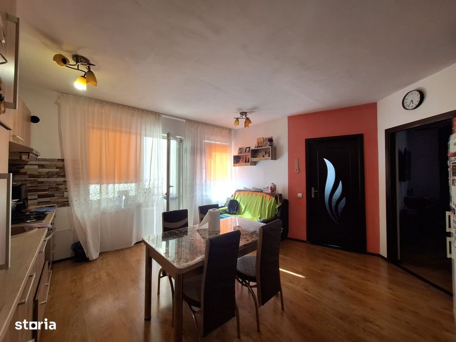 Apartament decomandat, 2 balcoane, zona KIK — fotografia 3