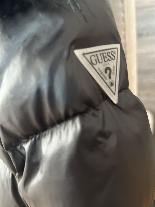 Детско пухено яке Guess в черно