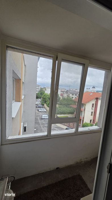 Apartament 4 camere, 93 mp utili, etaj 3/4, decomandat, zona Centrala