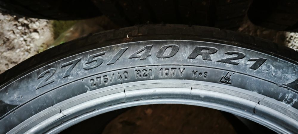 Шины пара 275/40/R21 BMW X5