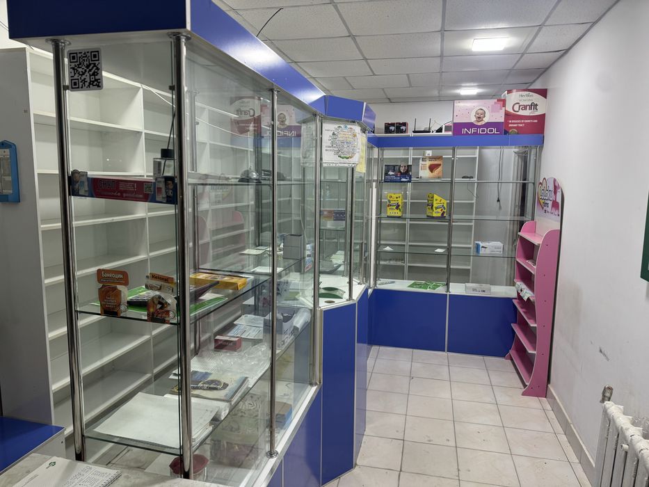 Oynali vitrina Dorixonalar uchun