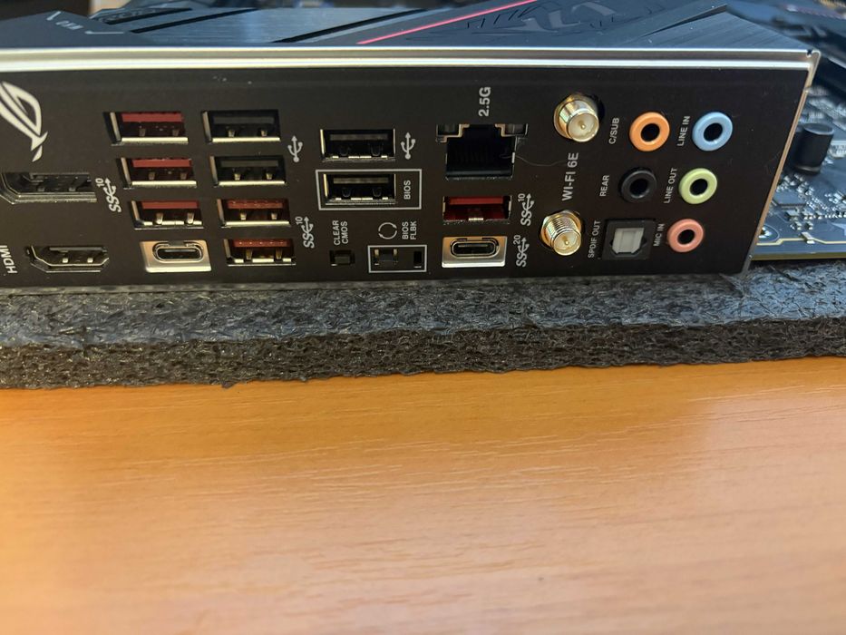 Asus ROG Strix B650E-E Gaming WIFI и Ryzen 7 7700X